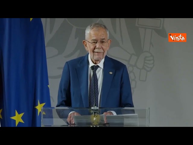 Van der Bellen (Austria) scherza: In Ue non abbiamo bisogno di ballroom come a Washington – Il video