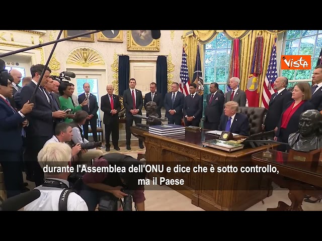 Trump chiede alla giornalista africana: Come sta andando con l'ebola? – Il video