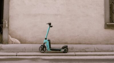 monopattino violenza