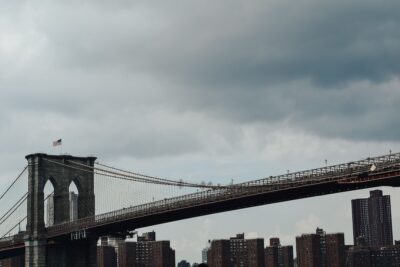 ponte-brooklyn-armato-polizia-uccide