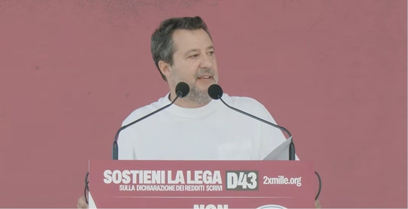 Matteo Salvini dal palco di Pontida