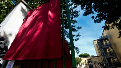è tornato alla scuola media Verga a Centocelle lo studente di origini congolesi che ha salvato la professoressa dall'aggressione del compagno