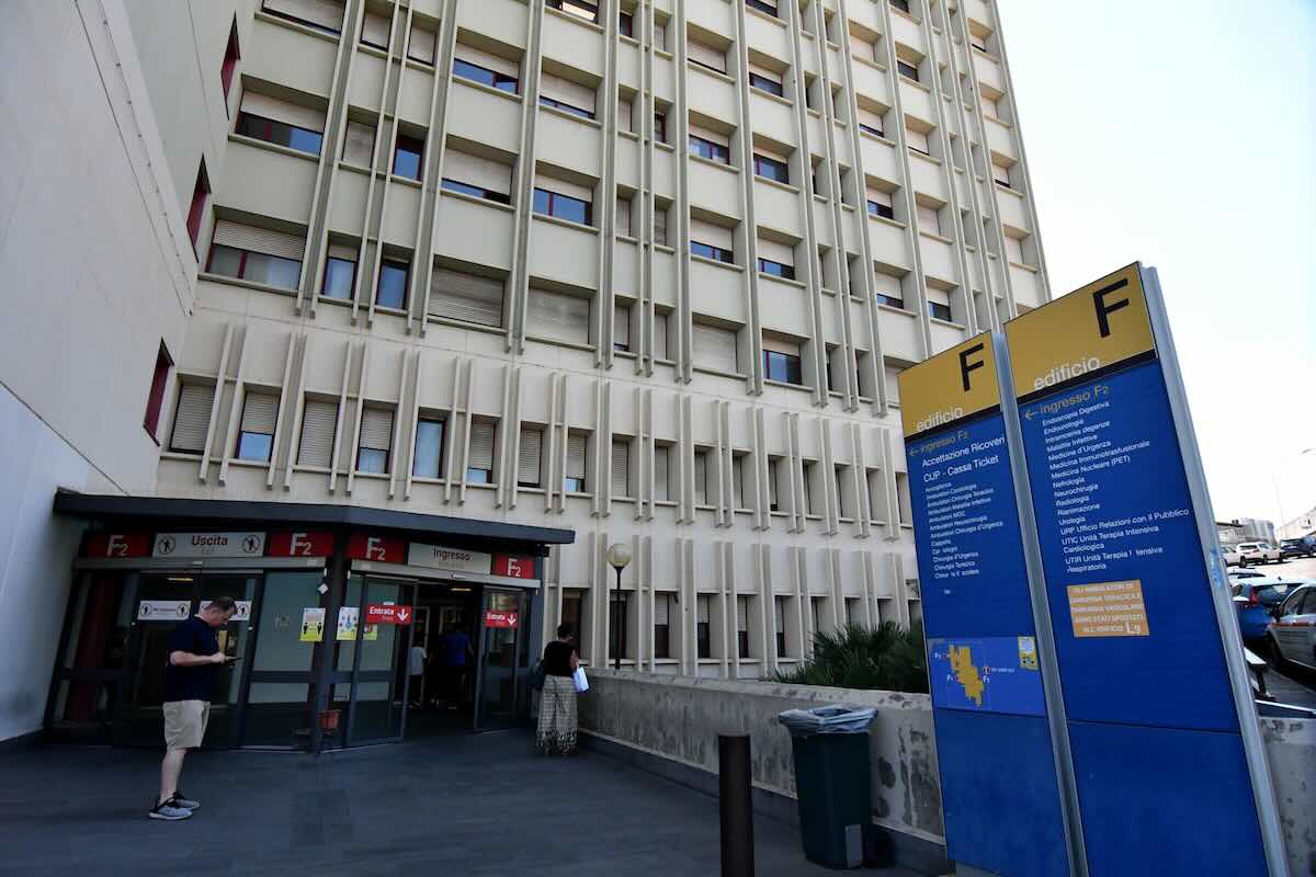 uomo acido ospedale cannizzaro