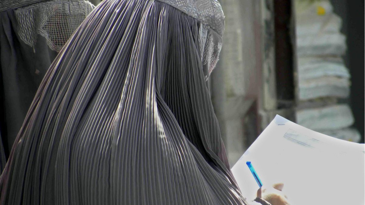 è stato vietato l'hijab nelle scuole austriache