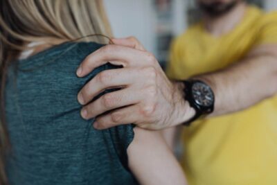 cassazione violenza sull'amante