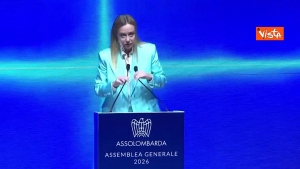 Lo scherzo della premier sulla sua statura