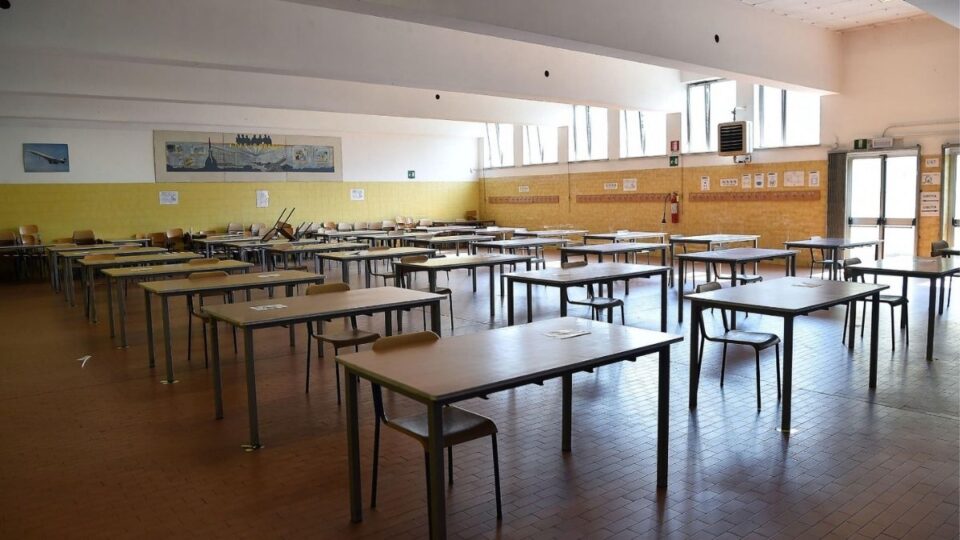 Studente picchia docente a Torino