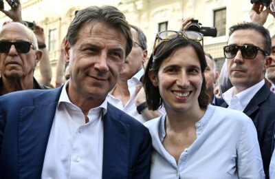 La segretaria del Partito Democratico, Elly Schlein, con il leader del Movimento 5 Stelle, Giuseppe Conte, alla manifestazione contro le riforme del premierato e dell'autonomia promossa dalle opposizioni in piazza Santi Apostoli a Roma, 18 giugno 2024.
/////
Secretary of Italian party "Partito Democratico" (Democratic Party / PD), Elly Schlein, with leader of Italian movement "Movimento 5 Stelle" (Five Stars Movement / M5S), Giuseppe Conte, at the demonstration against the reforms of the Premiership and Autonomy promoted by the opposition parties in Rome, Italy, 18 June 2024.
ANSA/RICCARDO ANTIMIANI
(autonomia differenziata; riforma; premierato; controriforma; Ddl Calderoli; politiche governo; costituzione; unità nazionale)