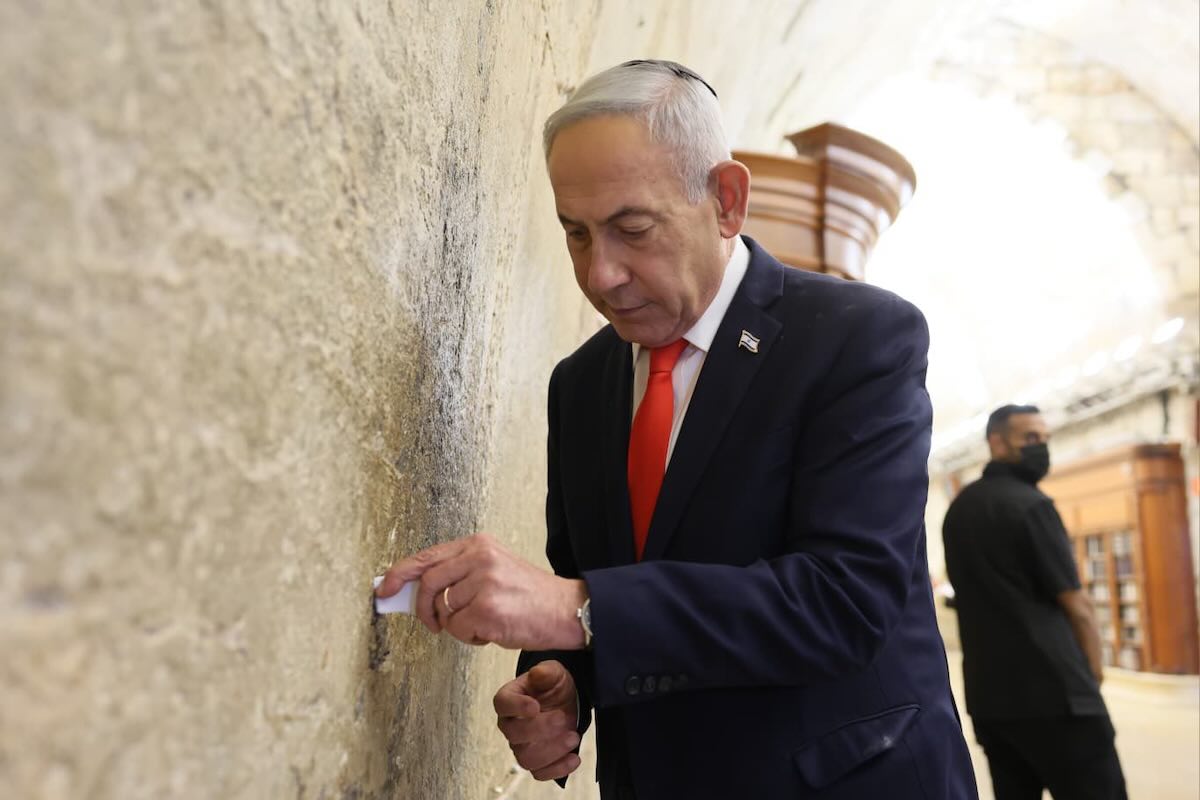https://static.open.online/wp-content/uploads/2026/10/Netanyahu-biglietto-elezioni-Israele.jpeg