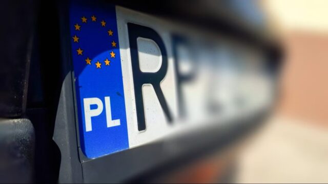 auto targa polonia truffa assicurazione risparmio