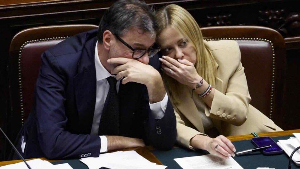 manovra-contributo-banche-scontro-governo