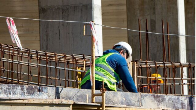 operaio di 21 anni ferito a milano