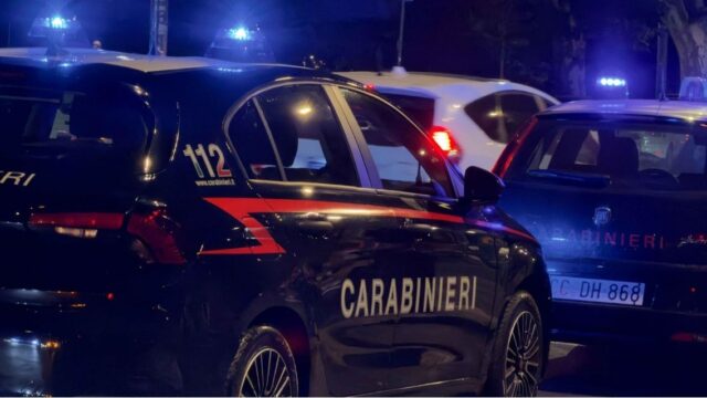 Una volante dei carabinieri