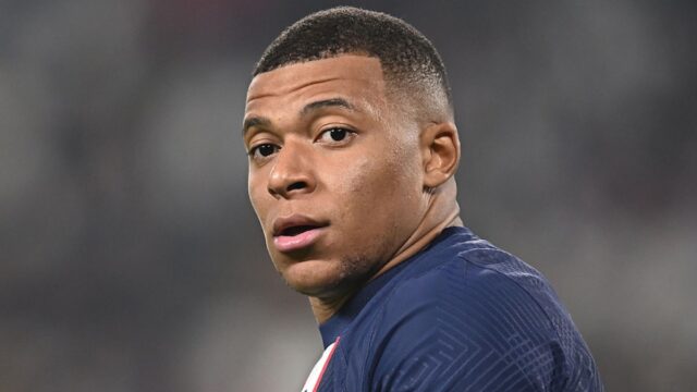 cina-vs-mbappe-mao-dittatore