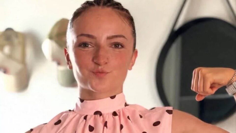 Cléa morta sul campo da rugby dopo un colpo di testa