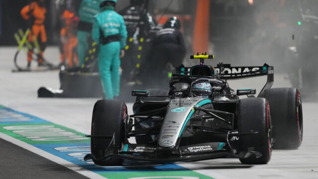 epa13296417 Mercedes driver Andrea Kimi Antonelli of Italy drives in the pit lane during the 2026 Formula 1 Singapore Grand Prix at the Marina Bay Street Circuit in Singapore, 11 October 2026.  EPA/NG HAN GUAN / POOL
