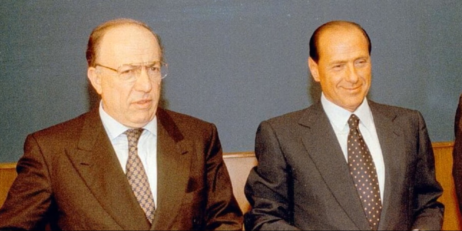 https://static.open.online/wp-content/uploads/2026/10/fedele-confalonieri-silvio-berlusconi.jpg