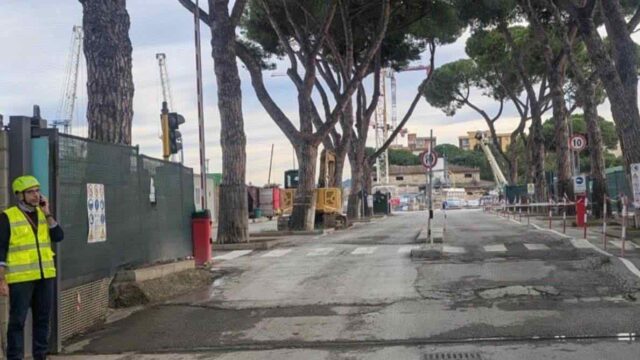 Il cantiere della stazione Foster dove è morto un operaio di 31 anni