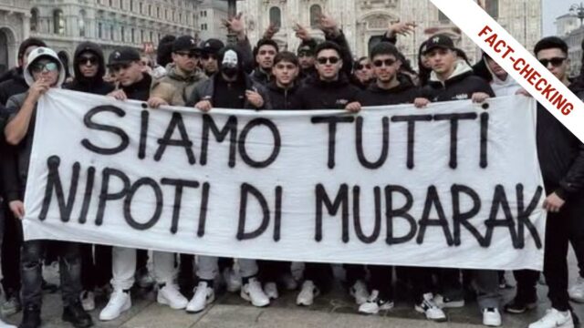 La foto dello striscione «Siamo tutti nipoti di Mubarak» in piazza Duomo a Milano generata con l’AI