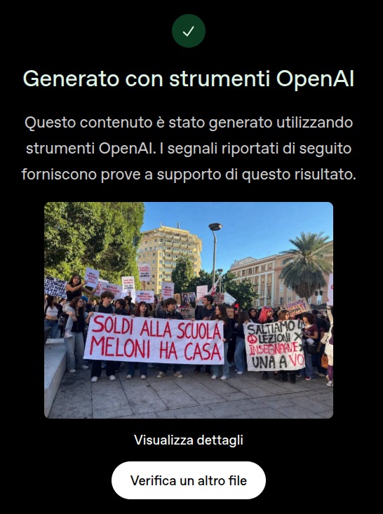 Dettaglio del watermark di OpenAI presente in basso a destra nella foto alterata.