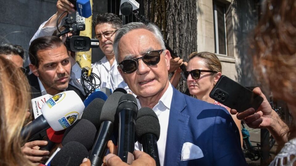 garofano-avvocato-de-rensis-garlasco-utili