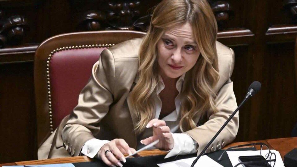 Giorgia Meloni alla Camera prima del Consiglio Ue