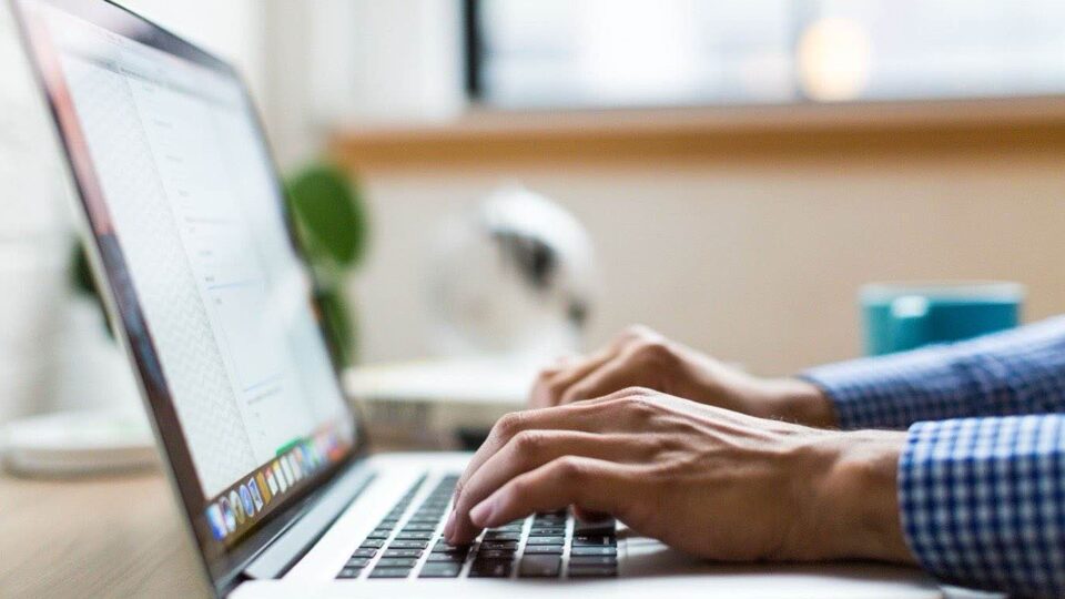 mail in chiaro: multa per l'Ordine dei biologi
