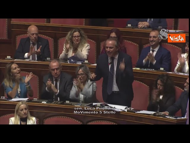 Caso Scarpinato, Pirondini straccia lettera di FdI, caos al Senato. Ronzulli: Aula non è un cestino – Il video