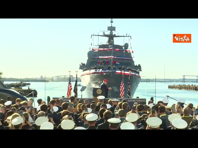 Il Presidente Usa balla la Trump Dance sul palco del cantiere navale di Baltimora sulle note di Ymca – Il video