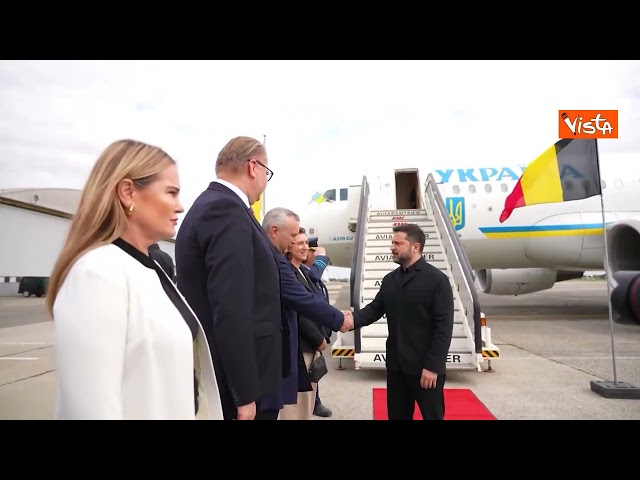 L'arrivo del Presidente ucraino Zelensky a Bruxelles in vista del Consiglio Europeo – Il video