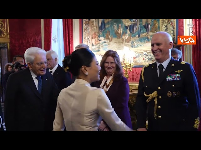 Mattarella conferisce l'Onorificenza di Cavaliere di Gran Croce a Principessa di Thailandia – Il video