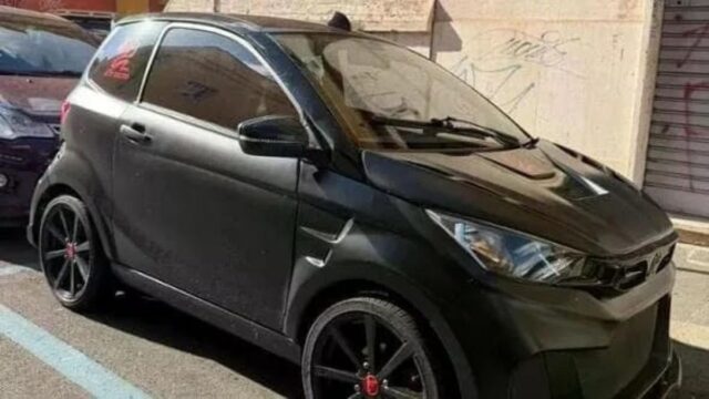 Minicar usata nelle aggressioni a Roma
