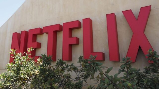 Netflix taglia mille posti di lavoro