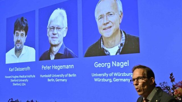 Premio Nobel per la Medicina 2026 a Karl Deisseroth, Peter Hegemann e Georg Nagel