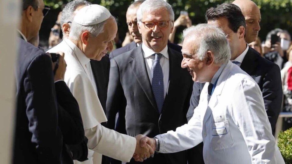 Papa Leone all'ospedale Gemelli