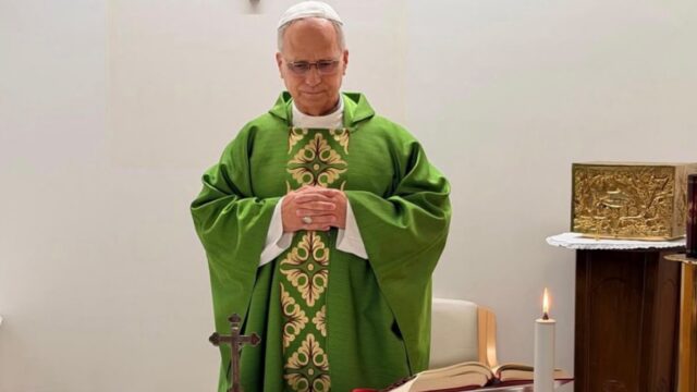 Le prime foto di Papa Leone XIV al Gemelli dopo l'operazione