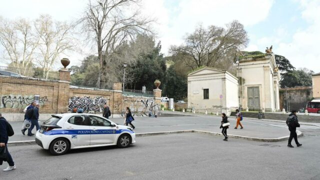piazzale flaminio ragazza fermata