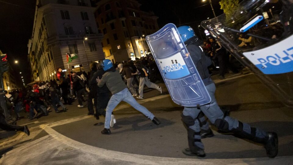 proteste-perquisizioni