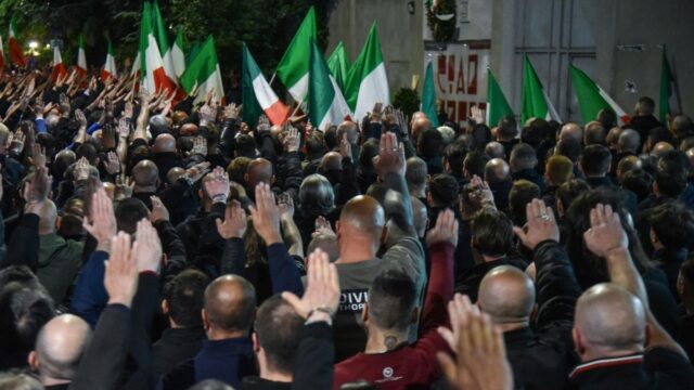 assolti 23 per saluti romani al corteo per Ramelli