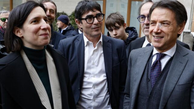 (S-D) Elly Schlein, Nicola Fratoianni e Giuseppe Conte al termine di un incontro con Fadwa Barghouti, moglie di Marwan ed i rappresentanti del ëComitato per la Liberazione di Marwan Barghouti e tutti i Prigionieri Palestinesií , Roma 21 gennaio 2026. ANSA/FABIO FRUSTACI