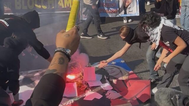 sciopero napoli potere al popolo foto meloni 3